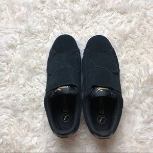 『black suede pumas shoes』